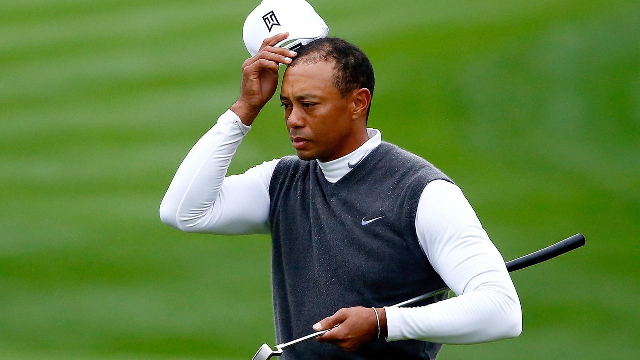 Tiger Woods shoots career-worst round, misses Phoenix Open cut